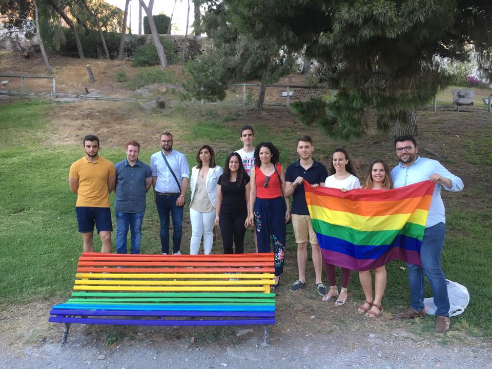 Juventudes Socialistas de Motril apoya el Da del Orgullo LGTBI